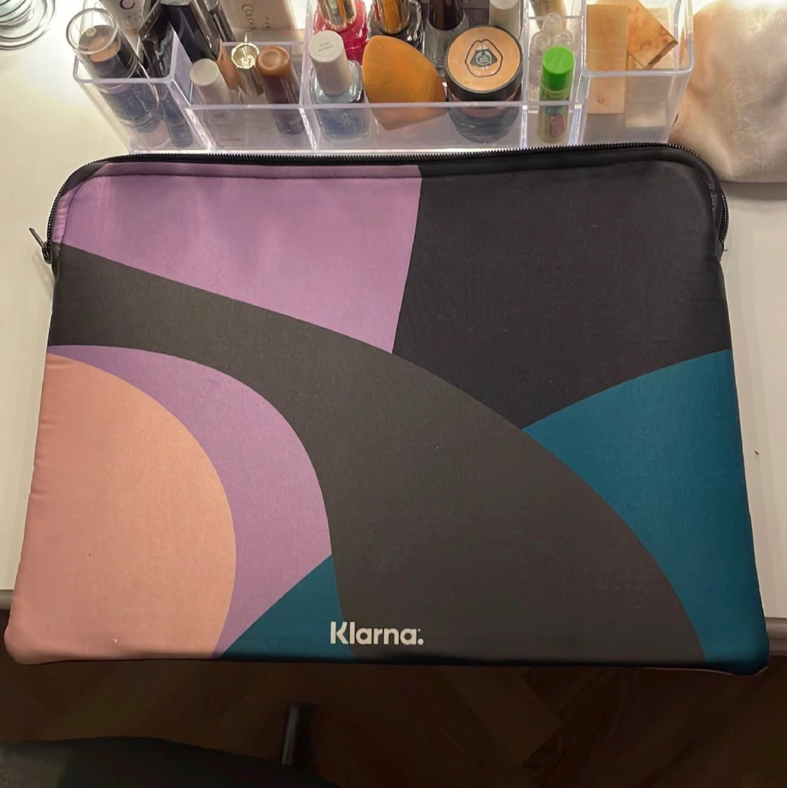 Super fint datorfodral💜💙🖤🧡