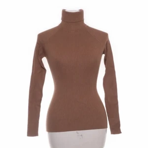 Polotröja - Jättefin polotröja men har en likadan redan. Märkt S men jag skulle säga att den är mer som en XS. Möts i Stockholm eller skickar mot fraktkostnad 💕