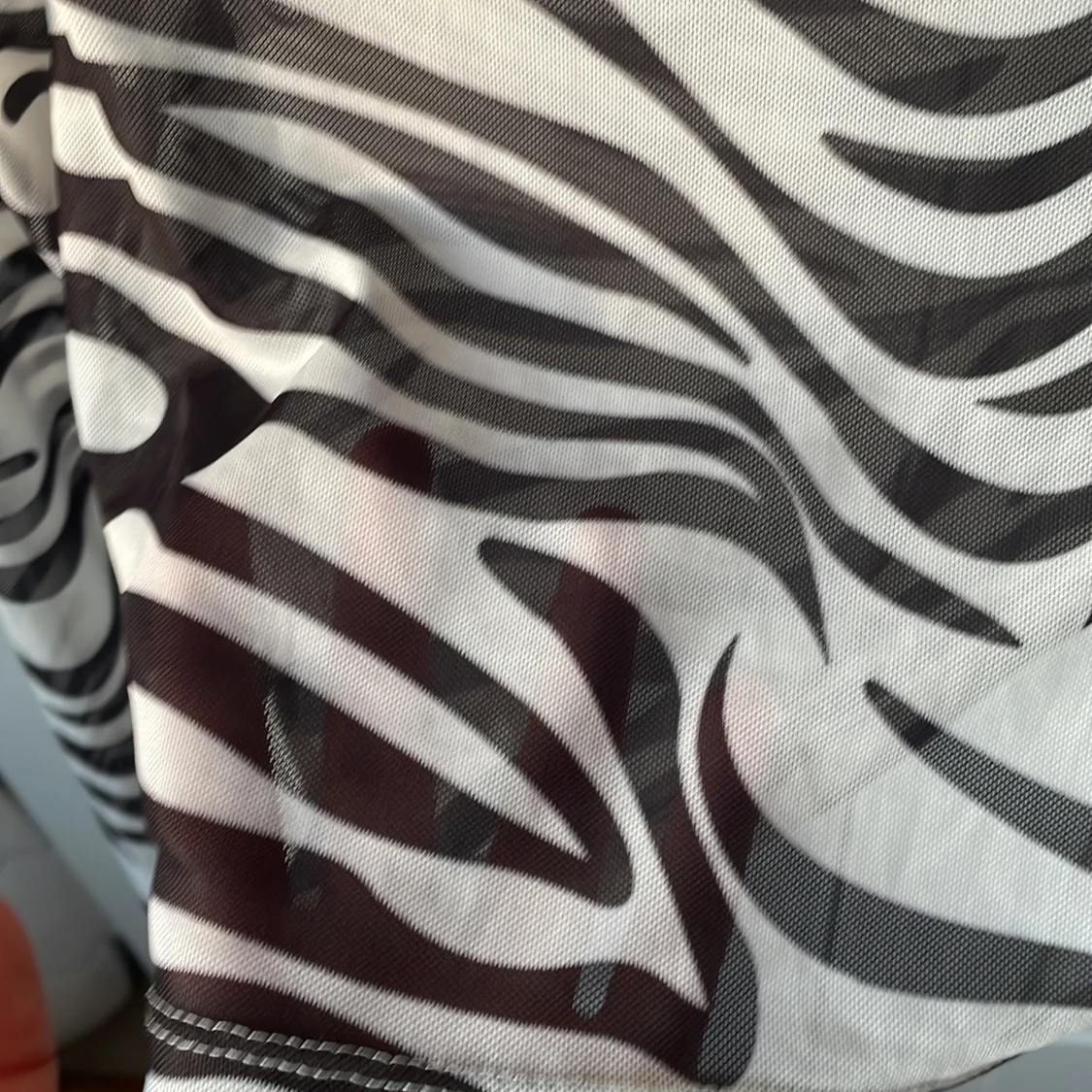 Croppad, zebramönstrad tröja storlek M - 91