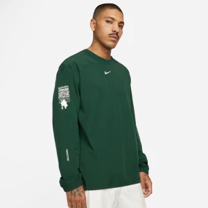 Nike x Drake NOCTA Golf Crewneck Top - Säljer en sprillans ny golftröja från Nike i färgen mörkgrön. Det är en collab tillsammans med Drake. Aldrig använd. Frakten ingår i priset men går även bra att mötas upp i Växjö eller Jönköping.☺️ 