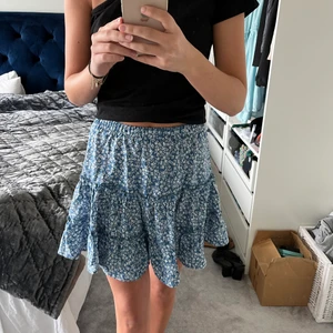 Kjol - Somrig kjol! 100kr + frakt