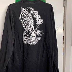 Santa Cruz long sleeve - Svart Santa Cruz long sleeve t-shirt, superhärlig i tyget och rätt i storlek / passform✨ 