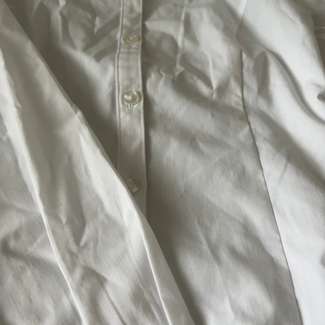 Jätte fin figursydd skjorta