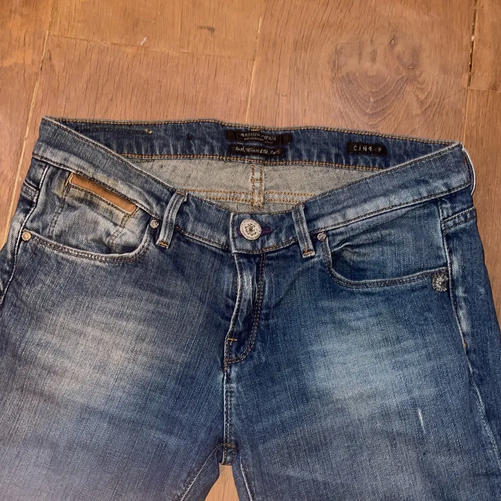 Skitsnygga vintage jeans, jag är 176cm lång. Jeans & Byxor.