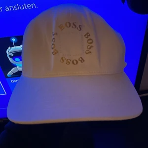 Hugo boss keps  - Helt oanvänd vit Hugo boss keps passar till sommaren 