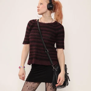 Stickad tröja - En kortärmad stickad tröja med subversive stil