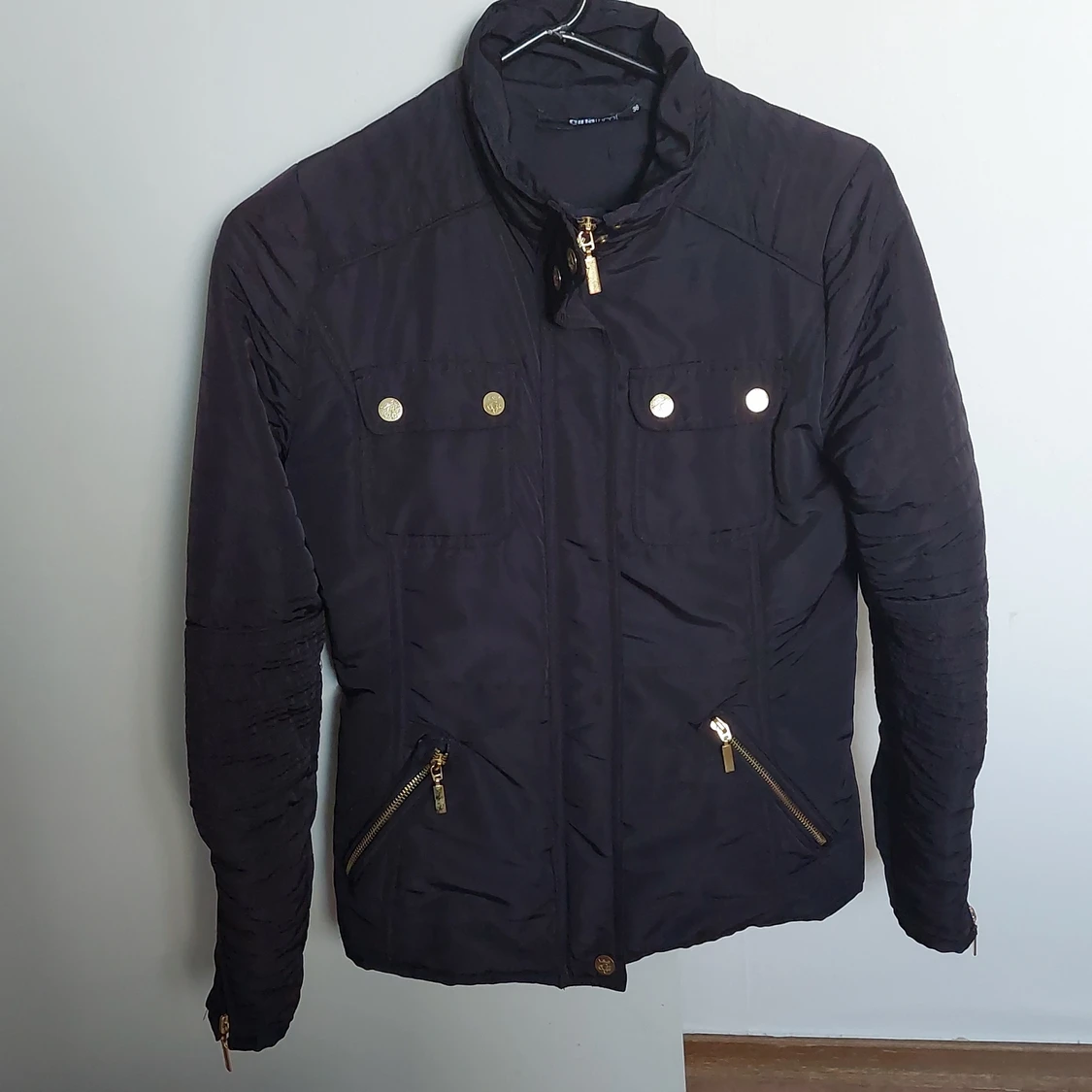 Svart vår jacka !!!