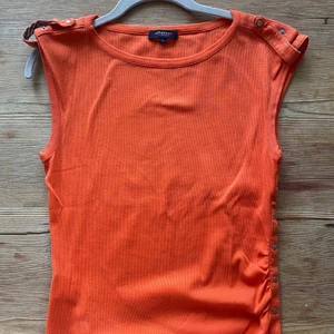 Burberry topp y2k - Superfin vintage y2k burberry topp! Passar liten S/M!                                        🦋💞skickad spårbart, samfraktar! Tveka inte på att höra av dig vid fler frågor!💞🦋