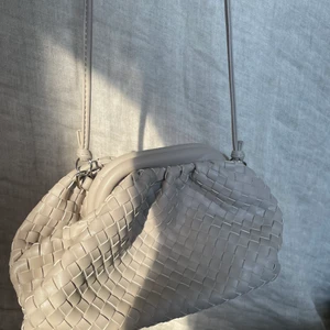 Väska  - Superfin knappast använd väska 