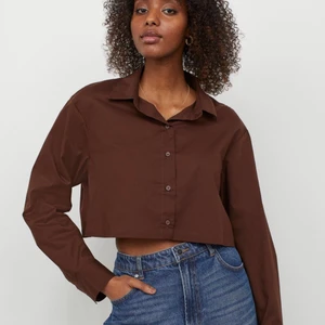 Skjorta - Super fin brun skjorta från H&M. Helt oanvänd och ny! 