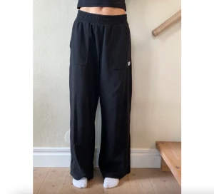 Mjukisbyxor - Mysiga raka mjukisbyxor från H&M. Storlek M men passar också mig som vanligtvis bär S