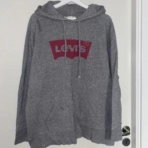 💙hoodie från levis💙 - unisex hoodie från levis💙rak modell💙storlek L💙knappt använd💙