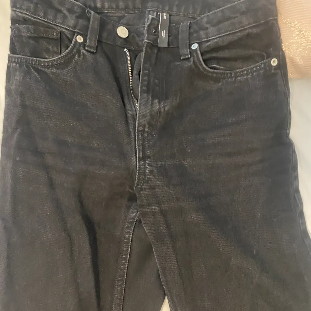 Voyage jeans från weeday som blivit för små. Jeans & Byxor.
