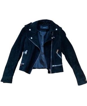 Mockajacka - Så fin mockajacka från Vero Moda!! Storlek s men åt det mindre hållet. Väldigt bra skick!<3