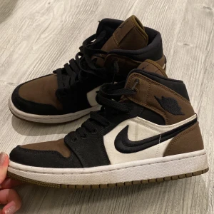Jordan 1 - As snygga Jordan 1 i stolek 39 som endast är anvönda nån enstaka gång. Säljer då dom inte används