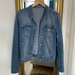 Jeansjacka - Jeansjacka från only, spårbar frakt 69kr💕