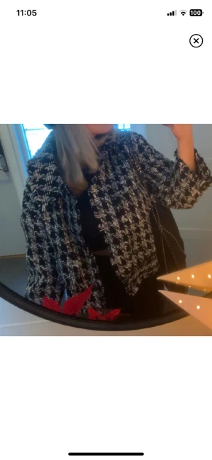 Vår kappa - Fin kappa från hm, alldrig anväd och i i jötte fint skick! Skriv för frågor 