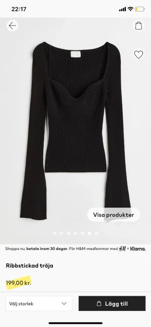 Ribbstickad tröja - Säljer nu denna ribbstickade tröjan från hm då den inte kommer till användning längre. Fint skick säljer i både svart och brun. Kom jättegärna privat för egna bilder❤️