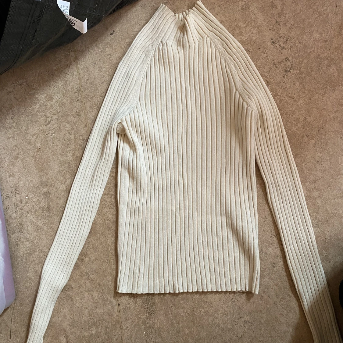 Longs sleeved cream coloured too  - 91