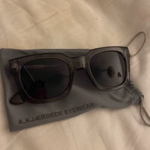 Solglasögon  - Aldrig använd, så i ny skick