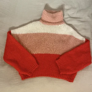 Rosaröd tjocktröja - Fin rosaröd tjocktröja i storlek M i bra skick!