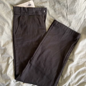 Dickies - Svarta Dickiesbyxor i nyskick 