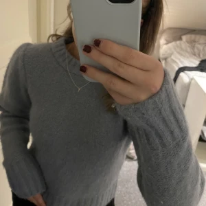 Ljusblå stickad tröja  - Så fin blå stickad tröja från Lindex som inte kommit till användning🤍