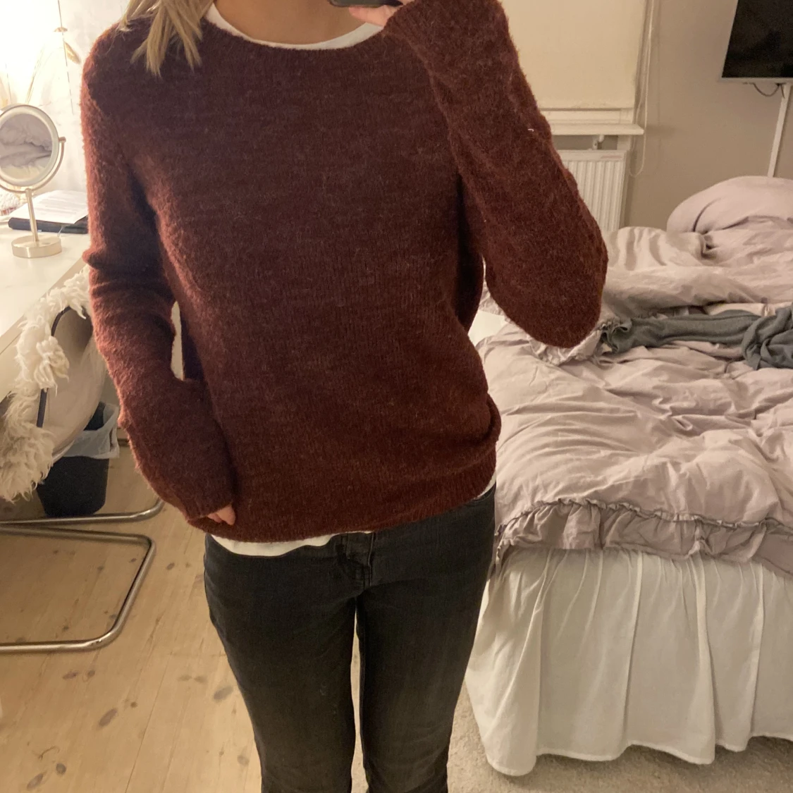 Vinröd stickad tröja