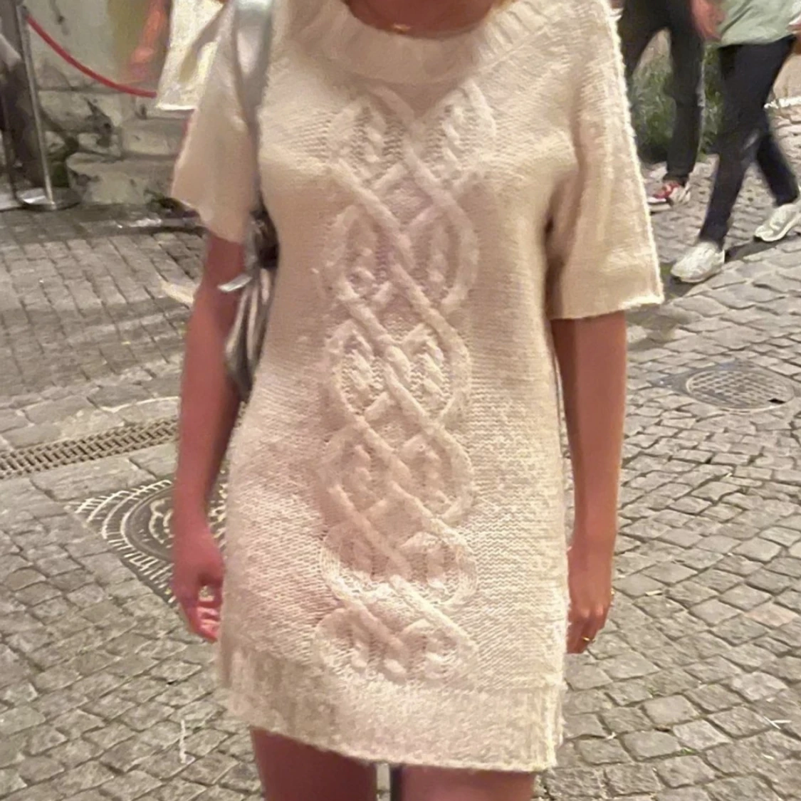 stickad klänning - 90