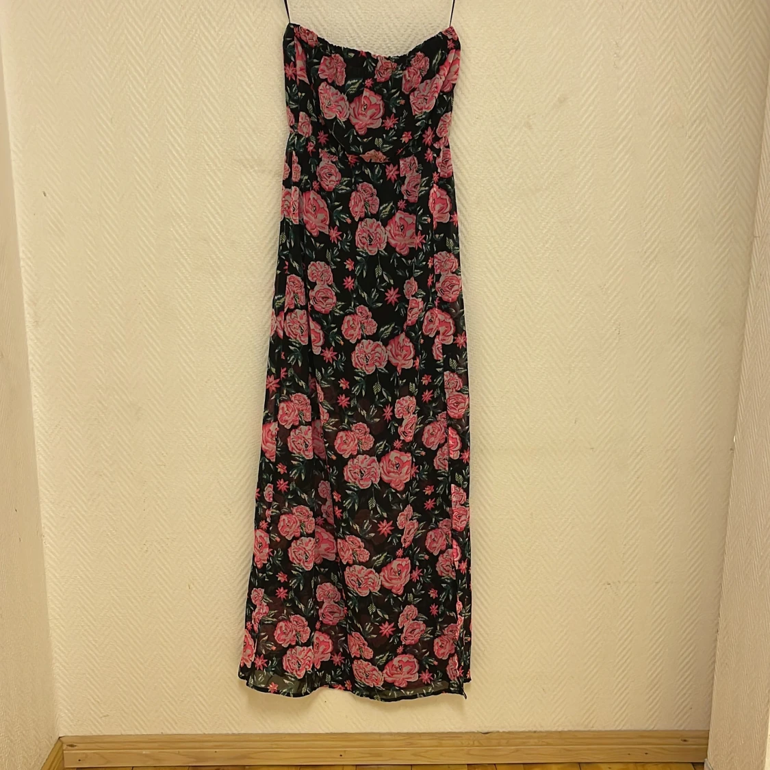 Blommig långklänning - oanvänd