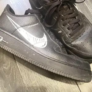 Fina skor från Nike, airforce. Knappt använda. Nypris 3000 kr. 