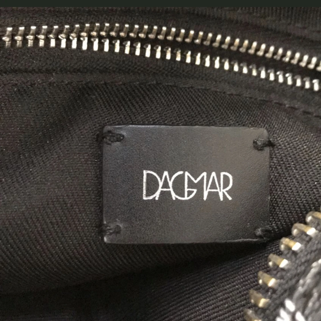 Dagmar axelremsväska  - 91