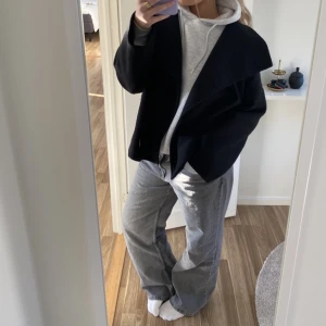 Lågmidjade jeans - Lågmidjade jeans frpn NA-KD! Använda 2 gånger💕