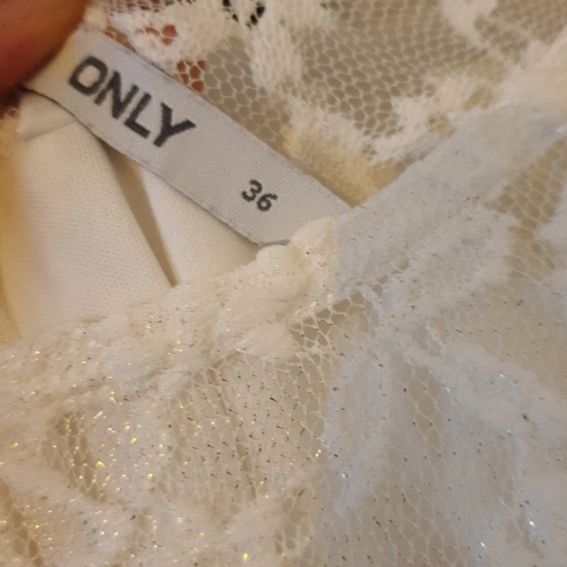 En vit klännig - 91