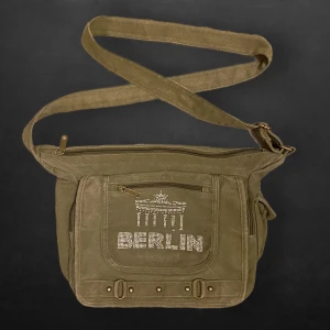 Väska  - I fint skick, några kristaller saknas. Ser brun ut på bilderna men är kakhi/grön i verkligheten. Syns bättre i sista bilden. Finns ej märke. Det finns några fickor, både små och lite större.  Mått: Bredd 30cm,  Höjd 29cm & Djup 10cm.  