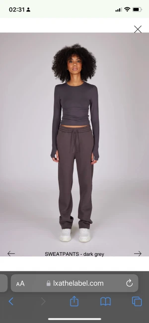 Lxa mjukisar  - Skitsnygga mjukisar från lxa i mörkgrå. Använda ca 2 gånger men var lite för stora så beställde en storlek mindre💕kan tänka mig att gå ner i pris vid snabb affär!🫶🏼