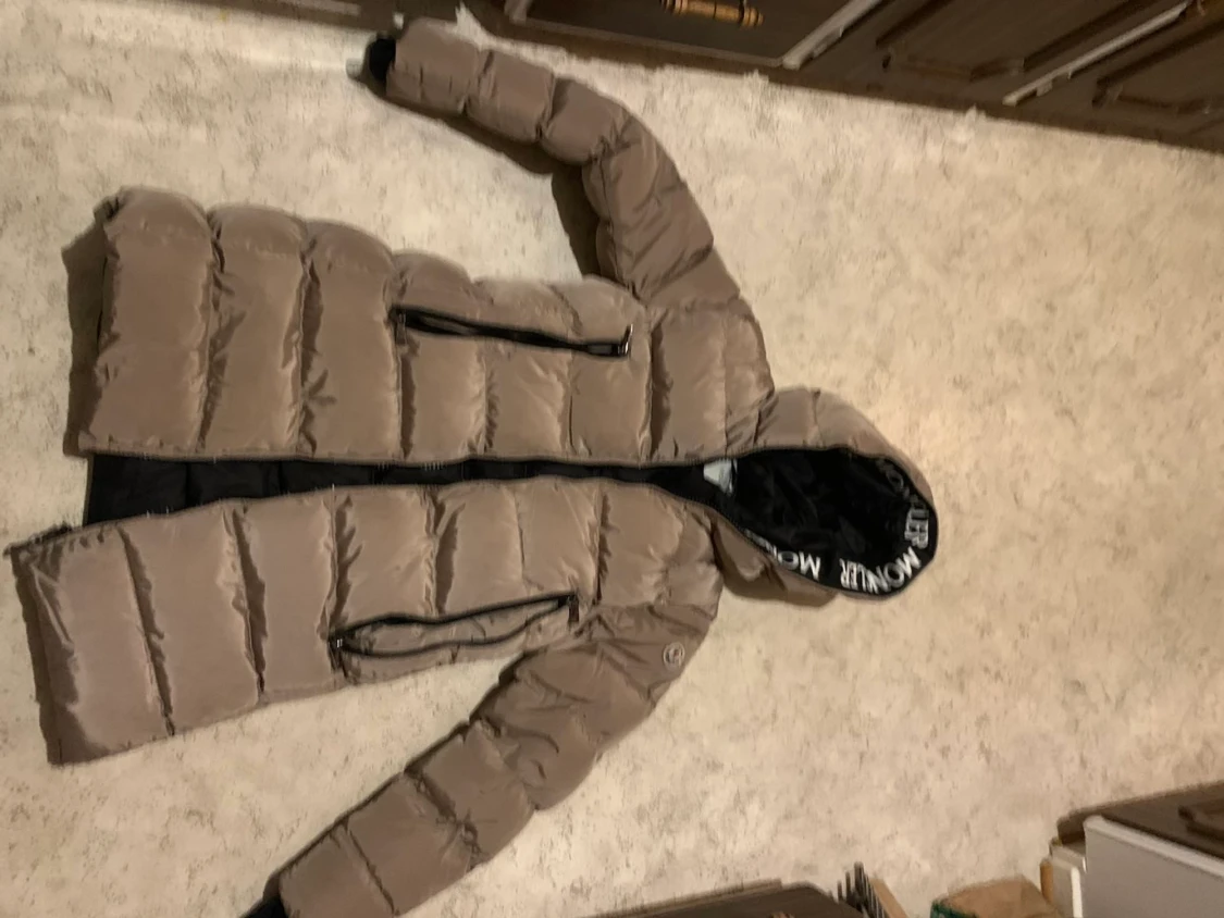 Äkta Moncler jacka - 90