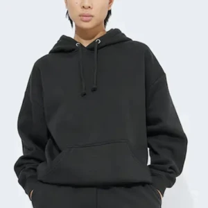Hoodie - Säljer min sköna hoodie från bikbok eftersom jag inte använder den lämgre. Väldigt bra skick och inte alls nopprig. Den är väldigt mysig o skön!