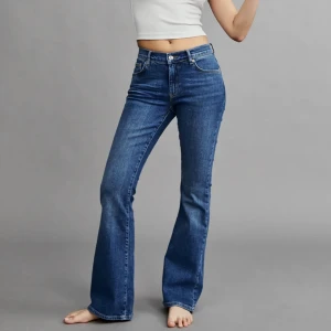 Low Waist jeans  - Sjuuukt snygga lågmidjade jeans!! Så sköna och passar till aaalllttt💕 som nya!!