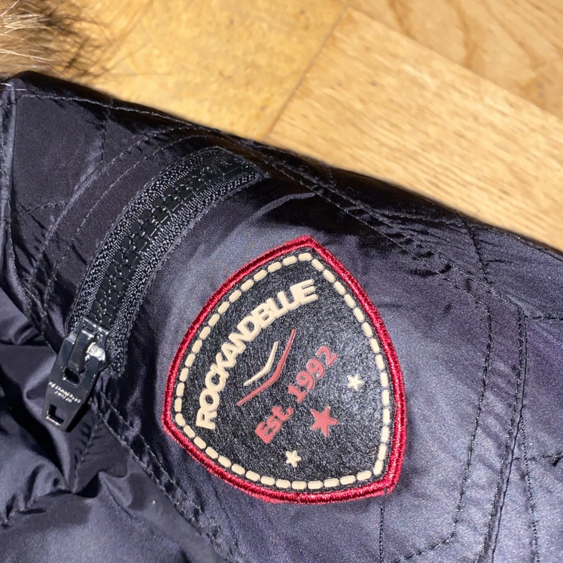 Rock and blue jacka  - 91