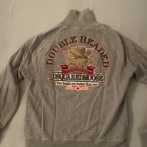 Dsquared vintage tröja - Eftersom jag älskar italienska kläder var jag tidigt ute och köpte Dsquared2 kläder. Denna tröja köpte jag för ca 15 år sedan och bara använd 2-3 ggr. 