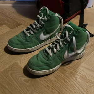 Nike vandal - Gammal Nikes kan göra rent dem för 200 hundra mer