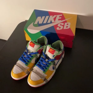 Ebay dunk - Helt nya eBay dunks i storlek 45 Aldrig använda. Fraktas eller mötas upp i Göteborg. 1899- priset inte hugget i sten