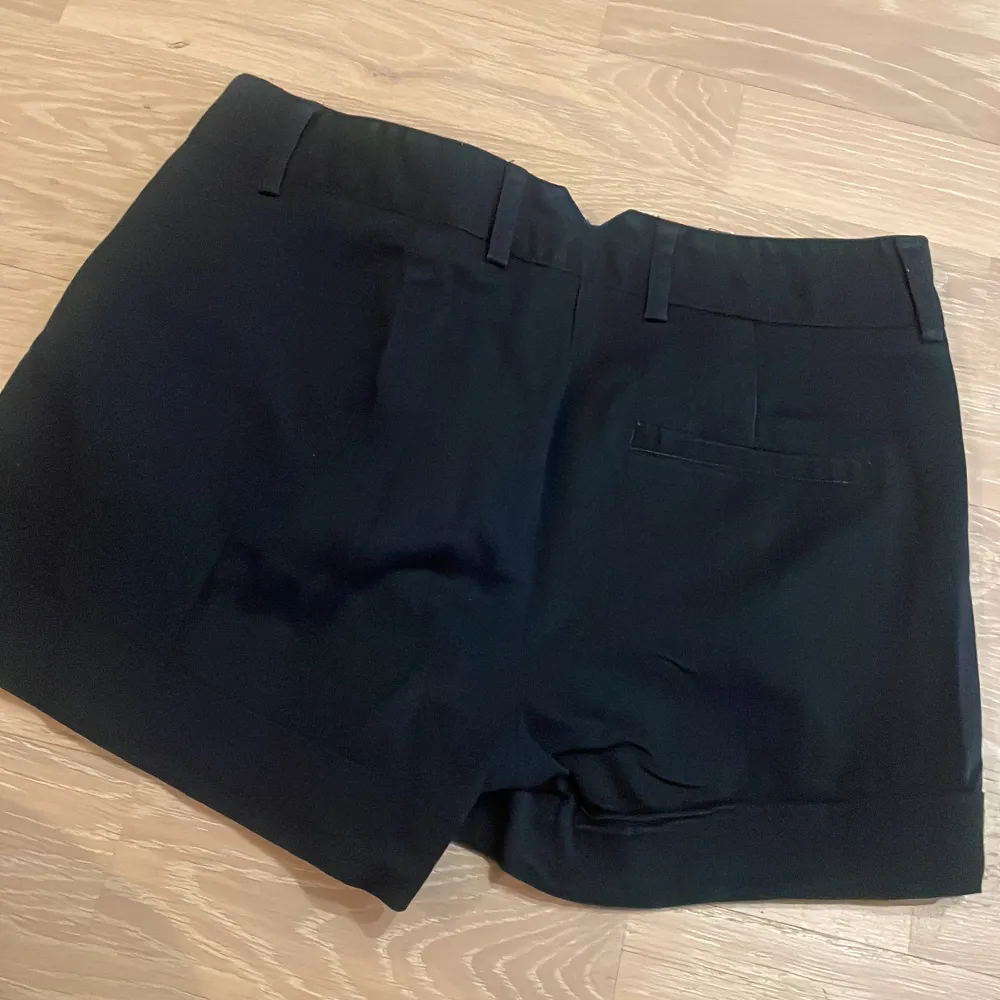 Shorts i storlek XS från zara basic.. Shorts.