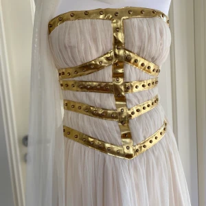 Festklänning/ aftonklänning  - Klänning i perfekt skick, storlek 36. 