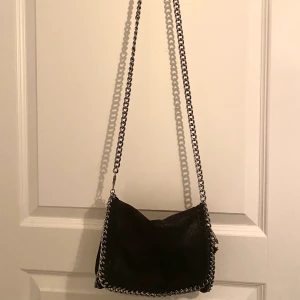 Väska - Fin väska som inte längre kommer till användning 💕 pris kan diskuteras 