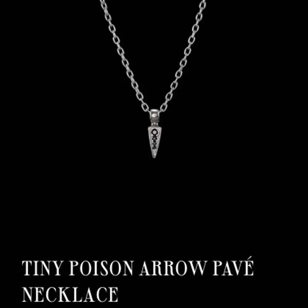 Säljer mitt Maria nilsdotter halsband poison Arrow i silver. Helt nytt. Säljer enbart, 2000 kr . Accessoarer.