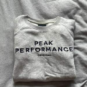 Peak performance tröja i storlek XS