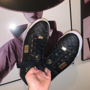 GUESS skor - Sneakers 