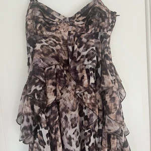 Klänning - Världens finaste klänning! Från hm i storlek S! 💕 super bra skick! 